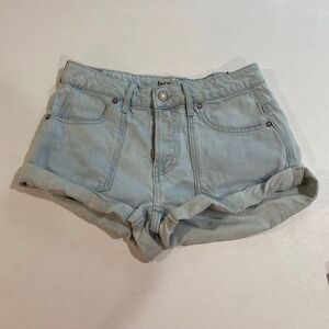 We The Free by Free People Light Wash Denim Cutoff Shorts Women’s Size 25